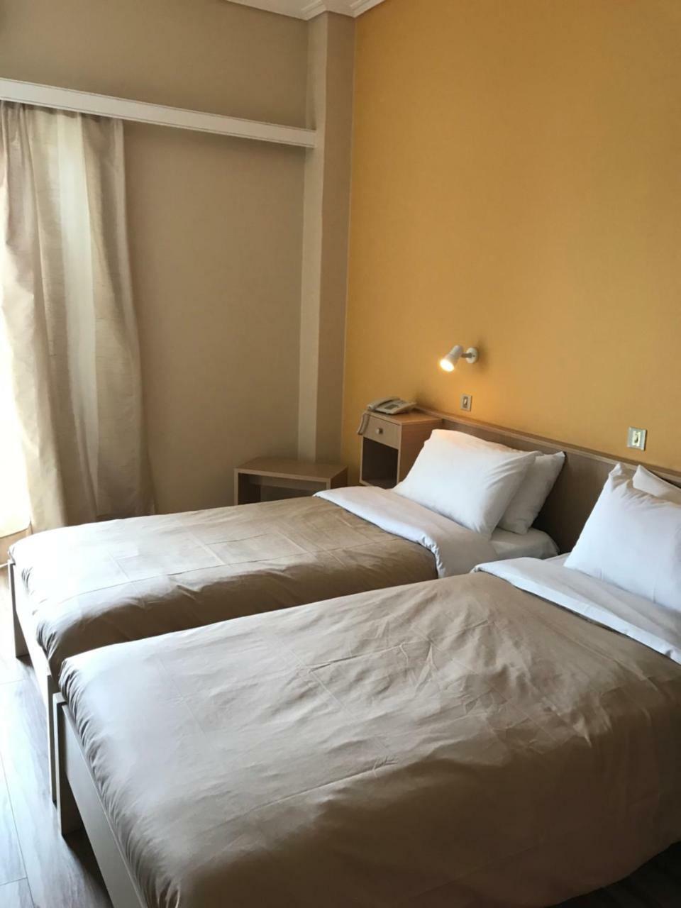 Galaxy Hotel Kárisztosz Kültér fotó