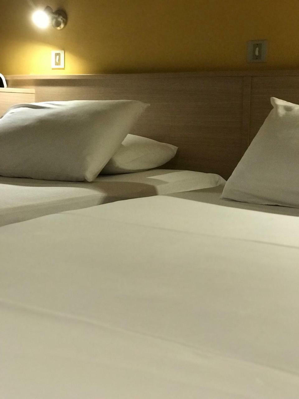 Galaxy Hotel Kárisztosz Kültér fotó